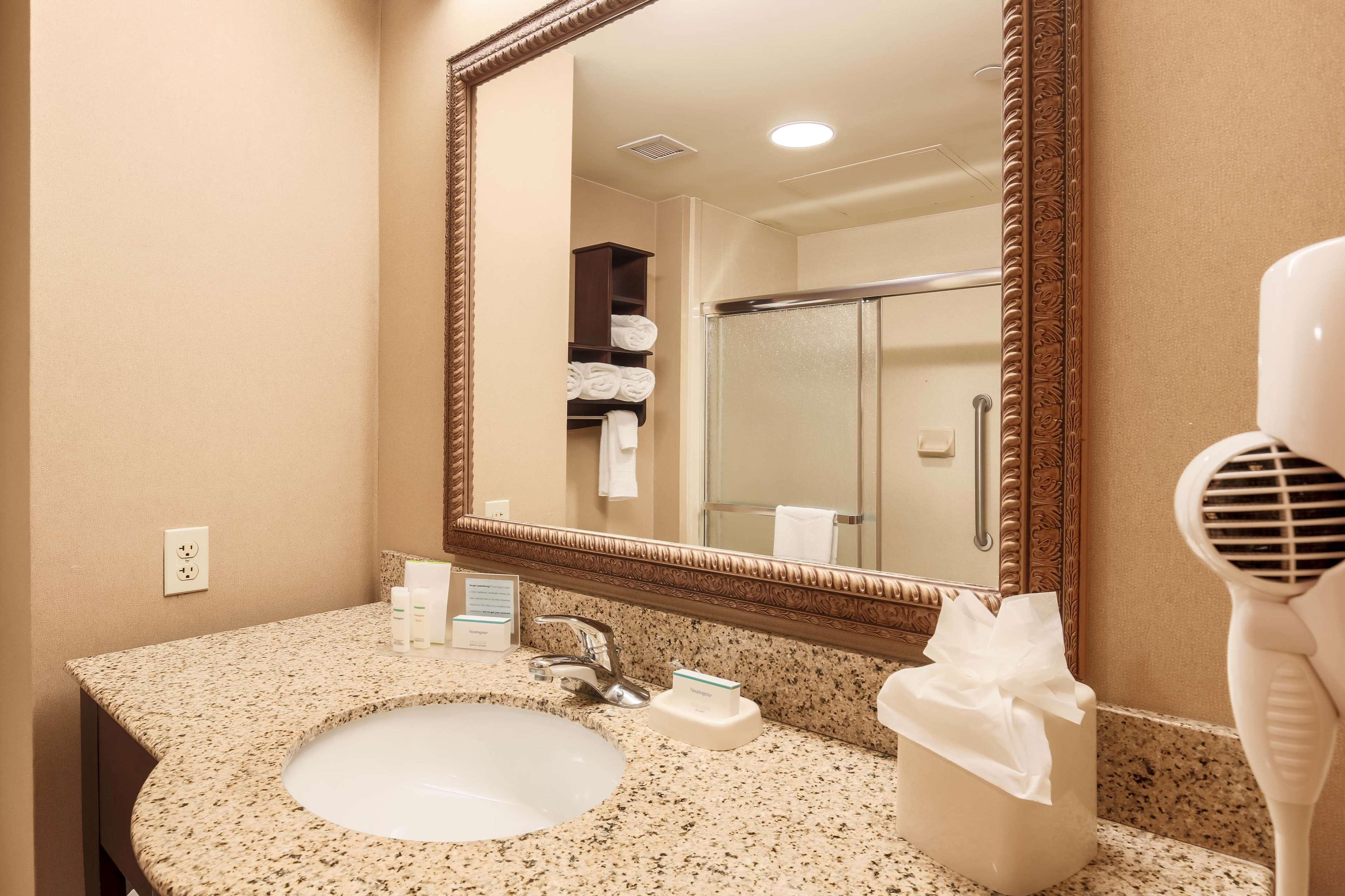 Hampton Inn Nanuet Bagian luar foto