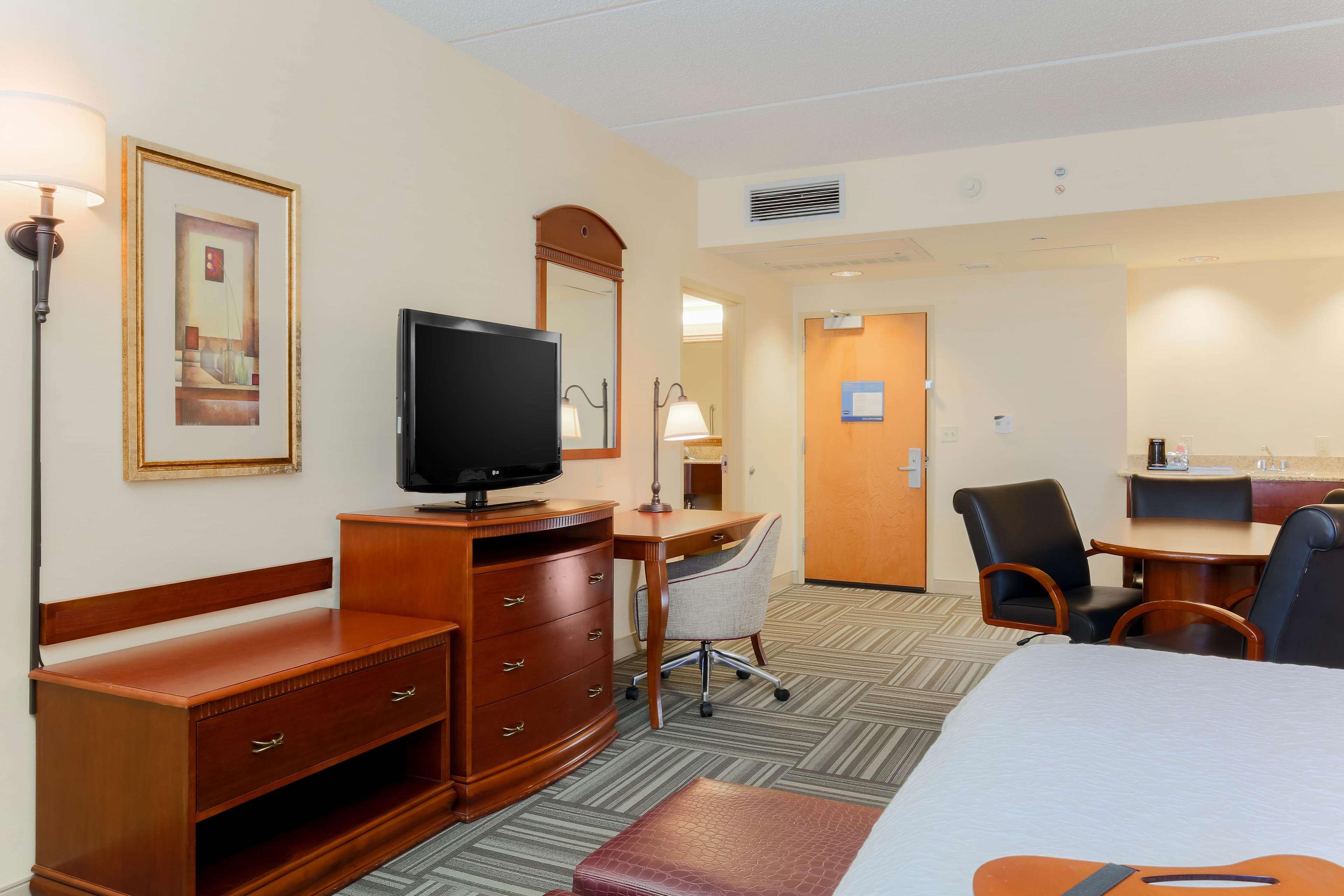 Hampton Inn Nanuet Bagian luar foto