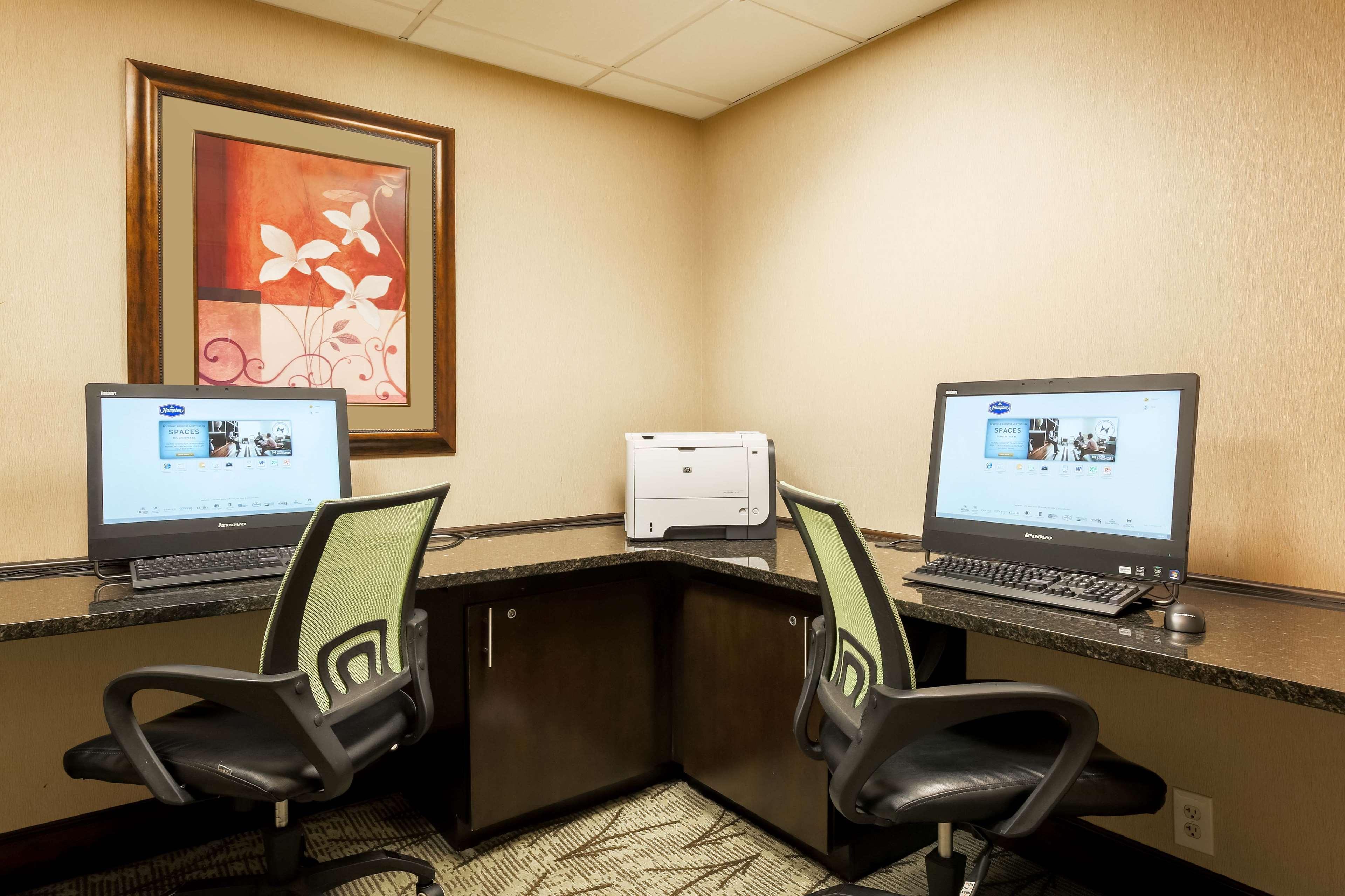 Hampton Inn Nanuet Bagian luar foto