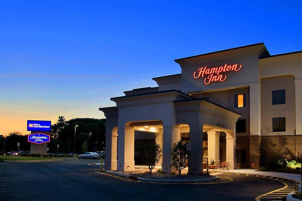 Hampton Inn Nanuet Bagian luar foto