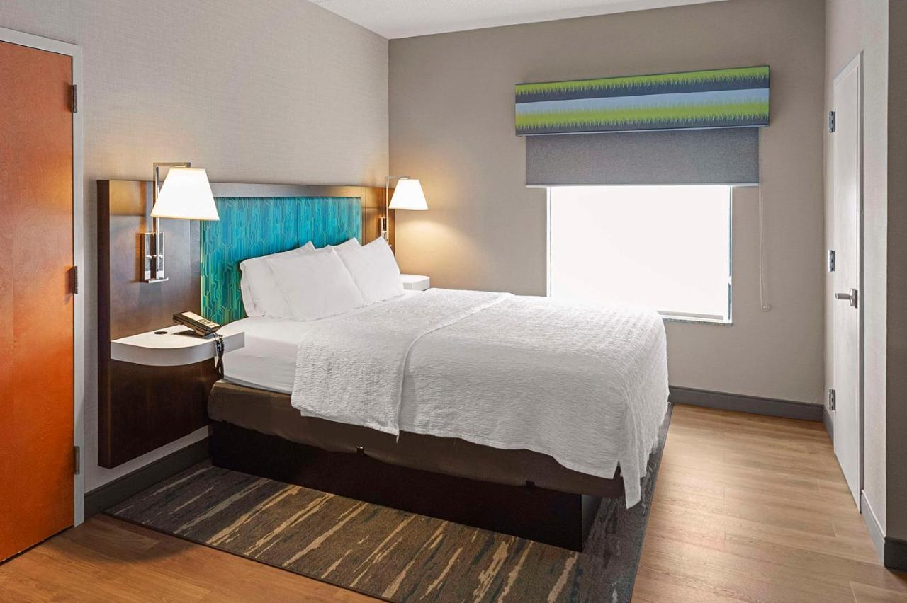 Hampton Inn Nanuet Bagian luar foto