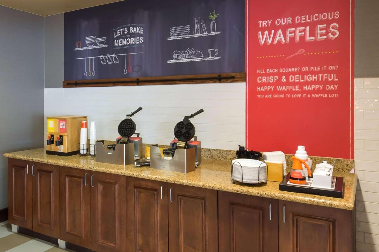 Hampton Inn Nanuet Bagian luar foto