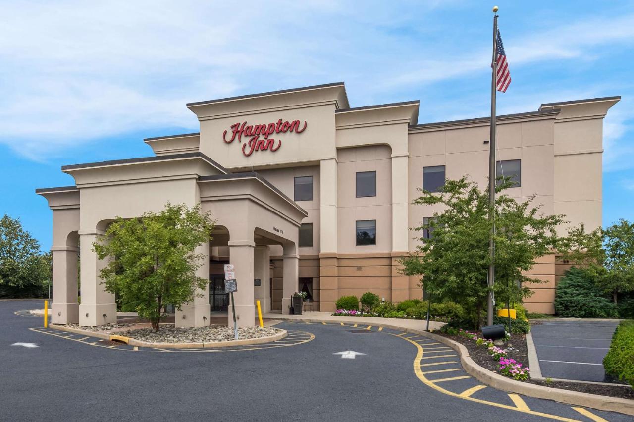 Hampton Inn Nanuet Bagian luar foto