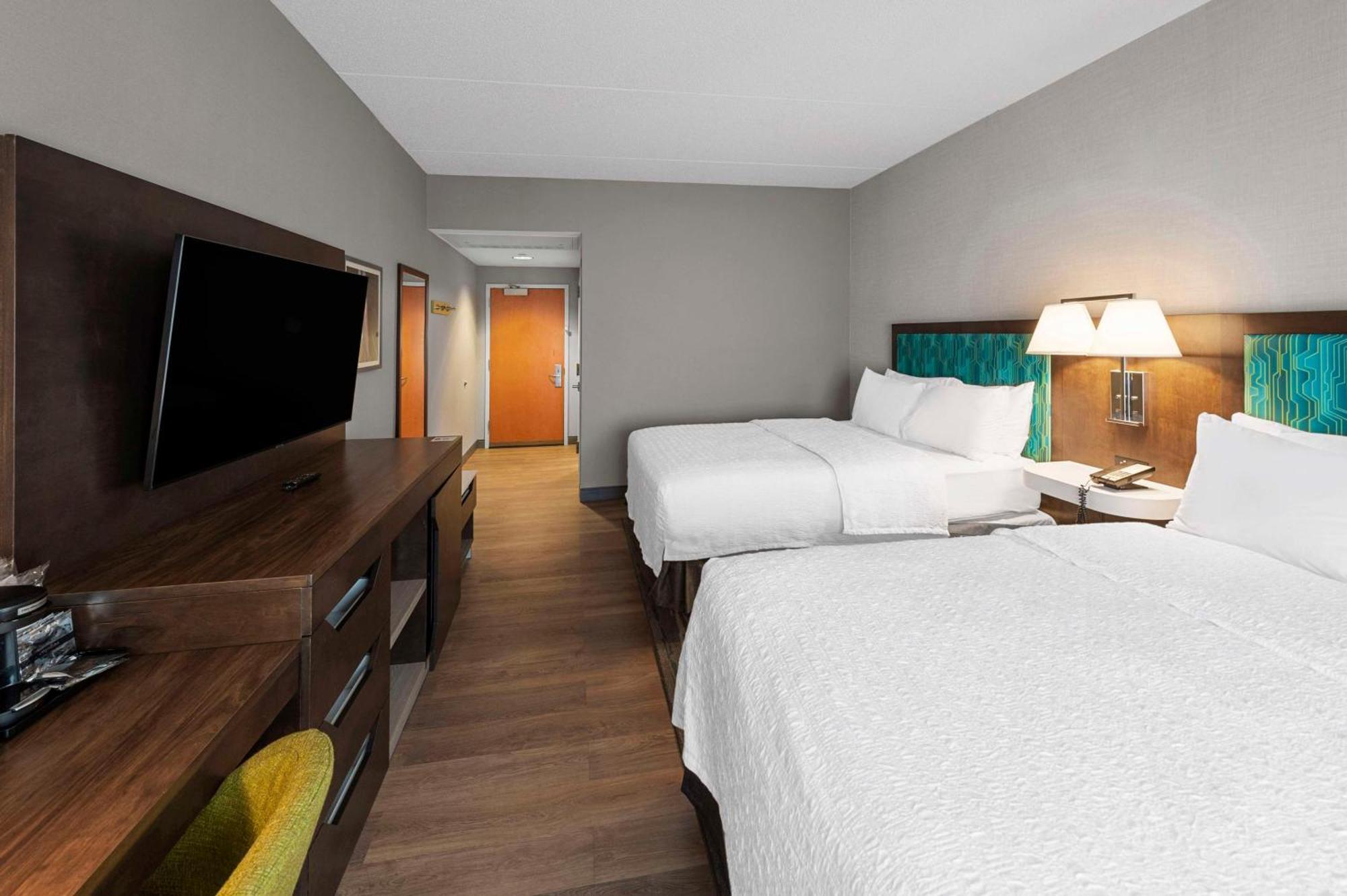 Hampton Inn Nanuet Bagian luar foto