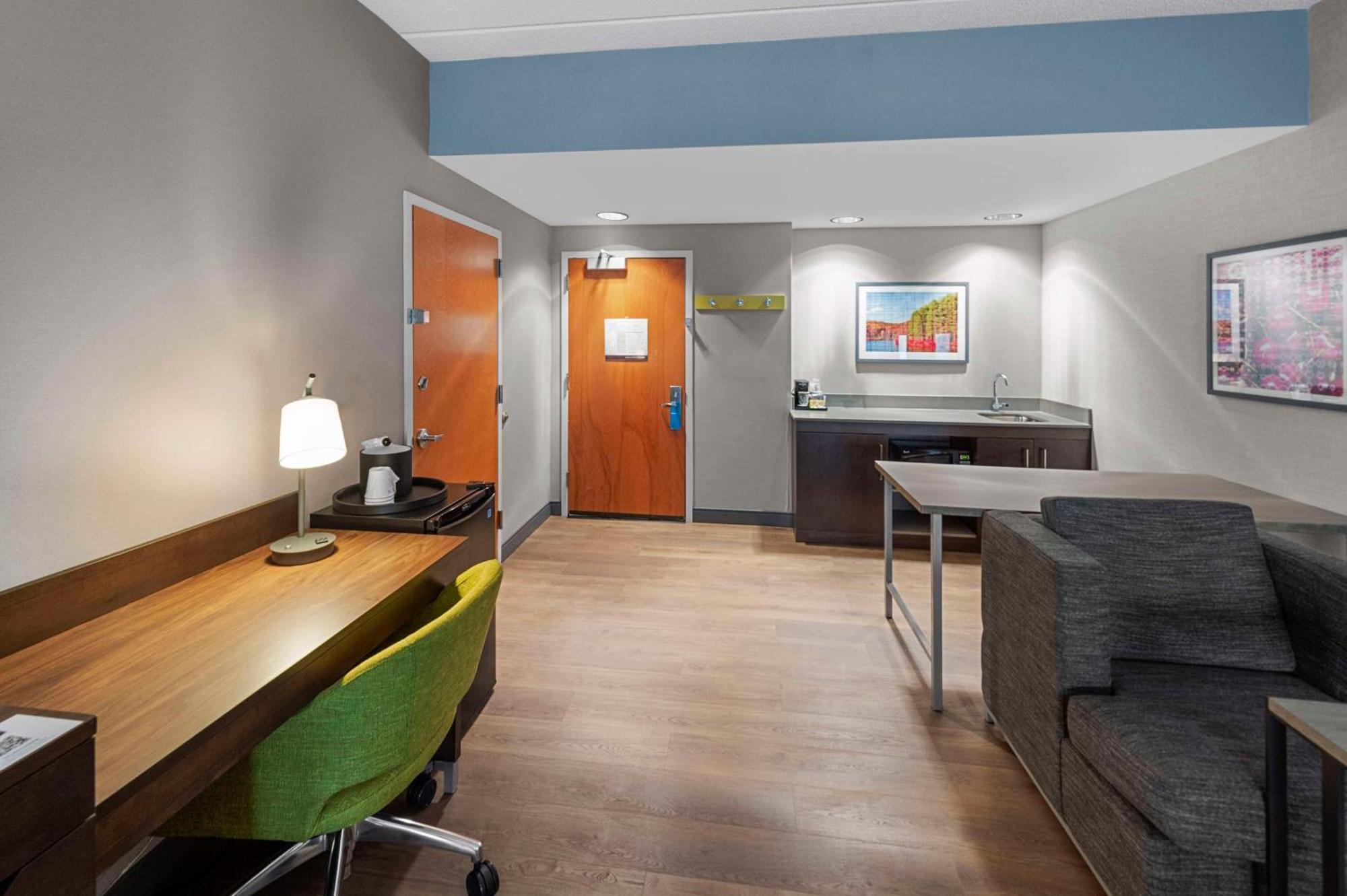 Hampton Inn Nanuet Bagian luar foto