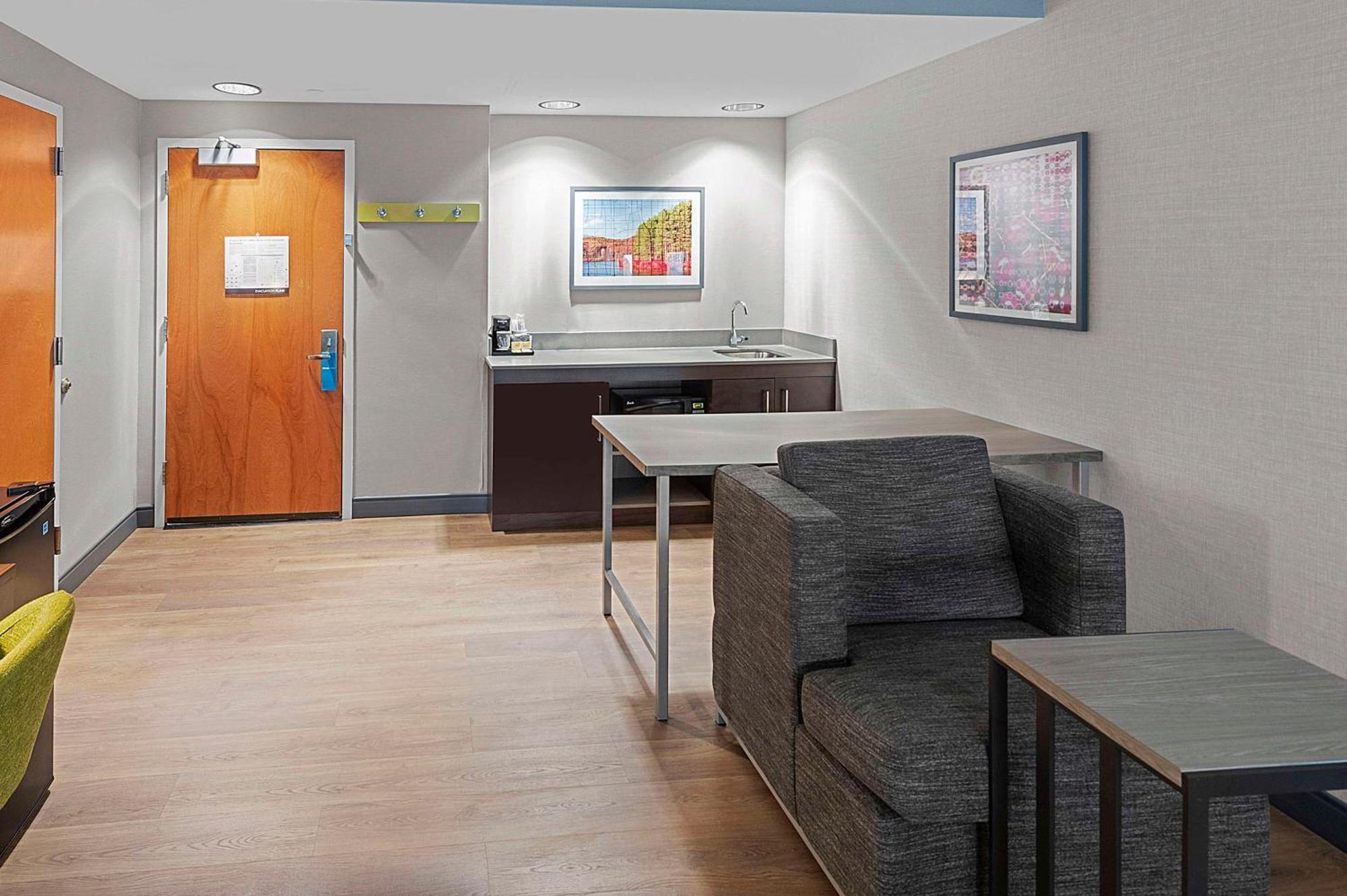 Hampton Inn Nanuet Bagian luar foto